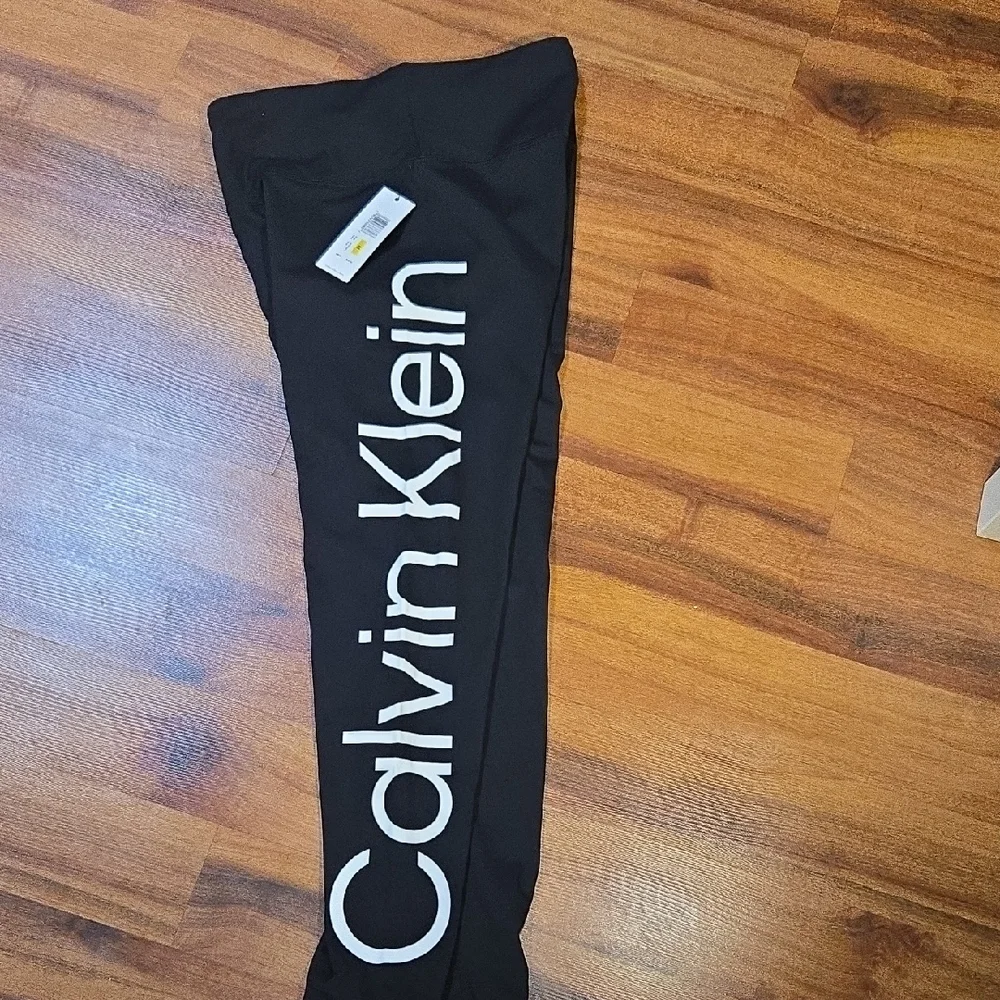 Calvin Klein Black Leggings Stretchy Athletic Wear NWT MEDIUM WOMEN - Picture 1 of 11